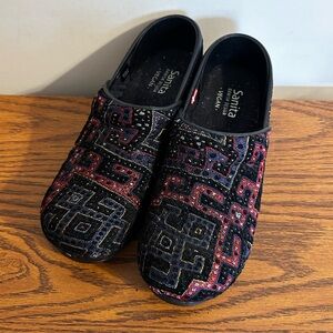 New woman’s Sanita Danish Design-Vegan clogs Size 37 Or 6.5-7